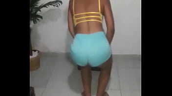 Alexandra deve sentar assim na pica