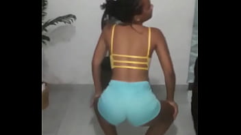 Alexandra deve sentar assim na pica