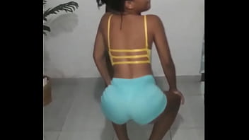 Alexandra deve sentar assim na pica