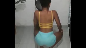 Alexandra deve sentar assim na pica