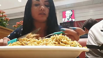 Marquei com boy do app no shopping mas rolou no carro