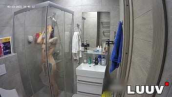 Luuv kareflore and abbadon film their real amateur homemade bathroom routine showing maximum real life openness
