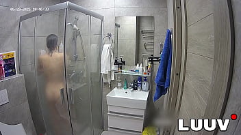 Luuv kareflore and abbadon film their real amateur homemade bathroom routine showing maximum real life openness