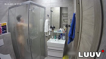 Luuv kareflore and abbadon film their real amateur homemade bathroom routine showing maximum real life openness