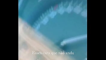 Mustang tomando atrás