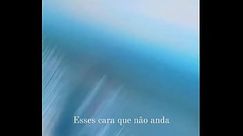 Mustang tomando atrás