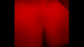 Big ass es penetrado por polla larga