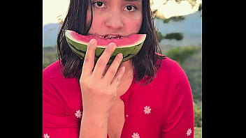 Nonton Danika270 Pagando Sesi&oacute;n De Fotos Con Su Cuerpo En Casa De Sus Pap&aacute;s thumbnail