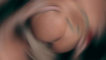 Esposa safada no chupou deu sem camisinha e foi coberta de porra enquanto o corno assistia