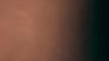 Esposa safada no chupou deu sem camisinha e foi coberta de porra enquanto o corno assistia