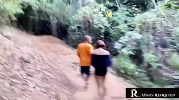 O negão me levou pro meio do mato e meteu a madeira the black guy took me into the woods and shoved the wood up my ass