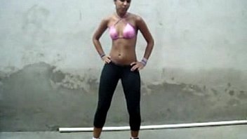 Gostosinha dançando duvido não gozar