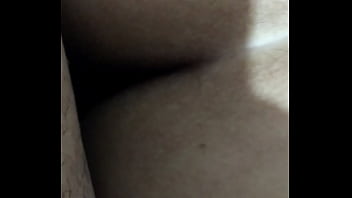 Ela gosta de mostrar seu rabinho para os meu meus amigo ficarem loco de tesão