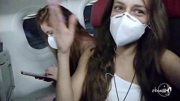 Safada gozando no avião escondida Safada gozando no avião escondida