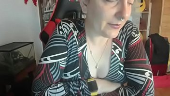 Non vorresti essere anche tu nei panni del mio slave coglione Non vorresti essere anche tu nei panni del mio slave coglione