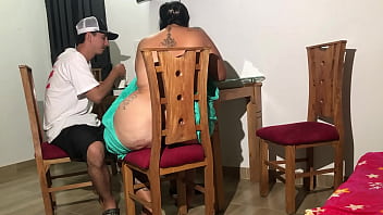 Mi amiga es muy caliente y todo se salio de control Mi amiga es muy caliente y todo se salio de control