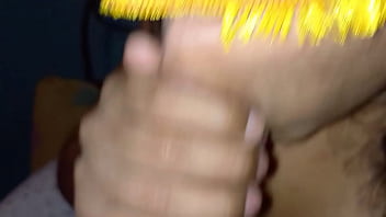 Esta mujer le encanta chuparme la polla