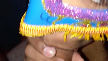 Esta mujer le encanta chuparme la polla