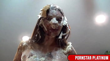 Busty milf mindi mink is getting so frisky with some pies