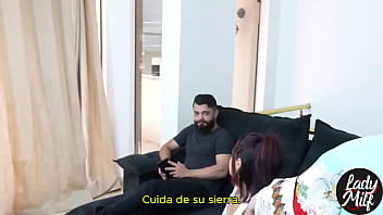 Le hice los cuernos a mi amiga íbamos a salir juntos pero antes le entregué mi coño a su marido que me tiraba los tejos a escondidas subtitulado al español