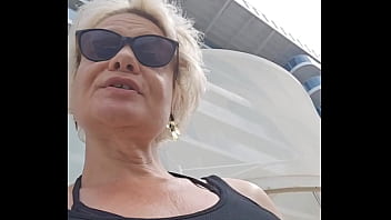 A la recherche d'un inconnu sur le bateau pour relever défi