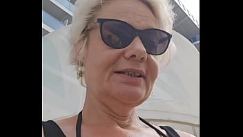 A la recherche d'un inconnu sur le bateau pour relever défi