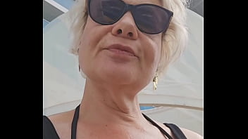 A la recherche d'un inconnu sur le bateau pour relever défi