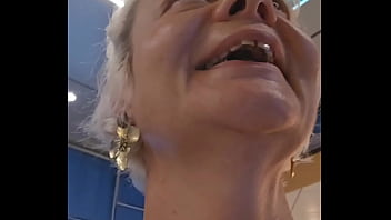 A la recherche d'un inconnu sur le bateau pour relever défi