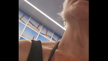 A la recherche d'un inconnu sur le bateau pour relever défi