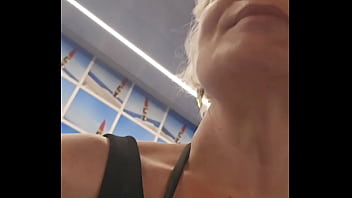 A la recherche d'un inconnu sur le bateau pour relever défi