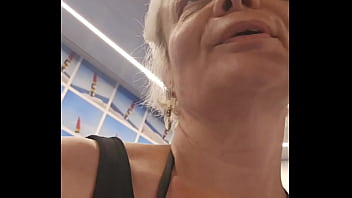 A la recherche d'un inconnu sur le bateau pour relever défi