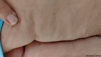 Coroa sem calcinha explodindo de tesão