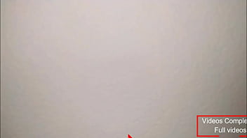 Joven travieso graba a sus vecinos atraves de la ventana