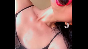 Mis labios rojos desean una de chocolate como esta ️️️my red lips want