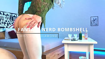 Nerd to bombshell masturbate herself till orgasm