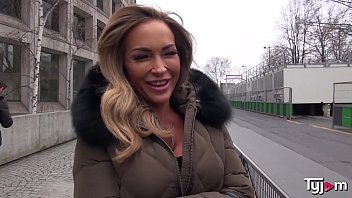 Blonde hot fitness aubrey takes a hard cock