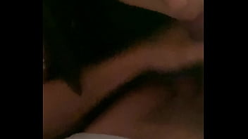 Alexa lo chupa bien rico y se traga mi semen