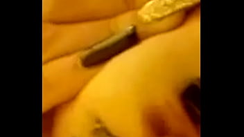 Sacando la leche de sus ricas tetas