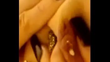 Sacando la leche de sus ricas tetas