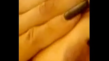 Sacando la leche de sus ricas tetas