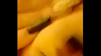 Sacando la leche de sus ricas tetas