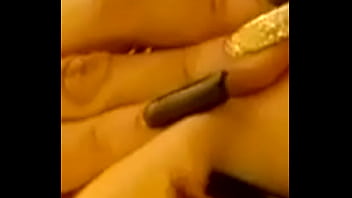 Sacando la leche de sus ricas tetas