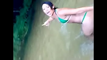 Gostosa danada no rio