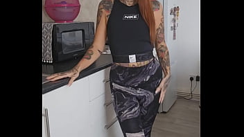 Pee desperation in my leggings