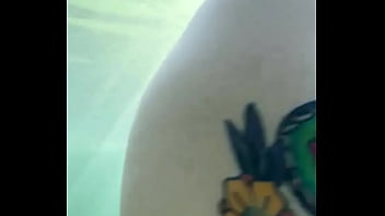 Waterproof phone case came in clutch in the hot springs