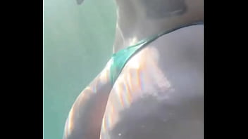 Waterproof phone case came in clutch in the hot springs