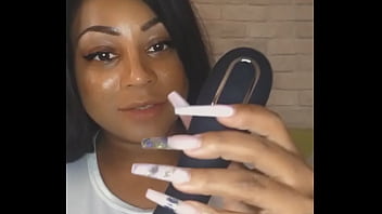 Aspirateur à clito vibrant demande ta video en média privé