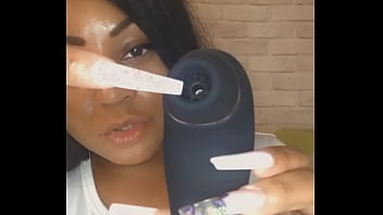 Aspirateur à clito vibrant demande ta video en média privé