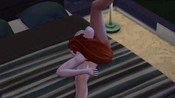 Sofia cat estrena su nueva cama y se mete los dedos hasta correrse a chorros