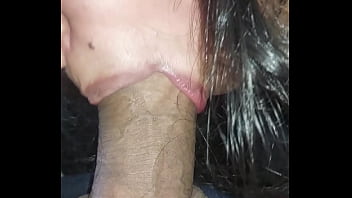 Disfrutando mucho la mamada Disfrutando mucho la mamada